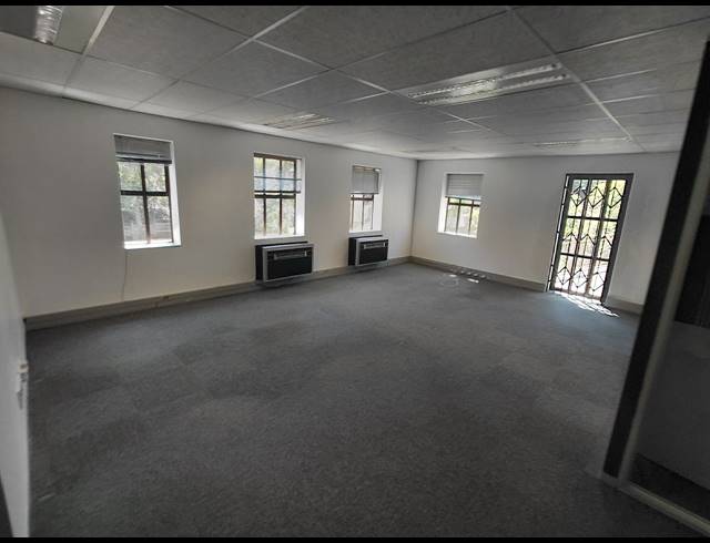 405M² OFFICE TO LET IN BRYANSTON